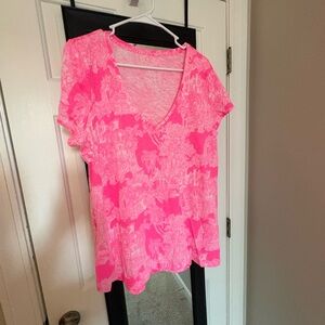 Lilly Pulitzer T-Shirt Etta V-Neck XL Roxie Pink PB Anniversary Toile